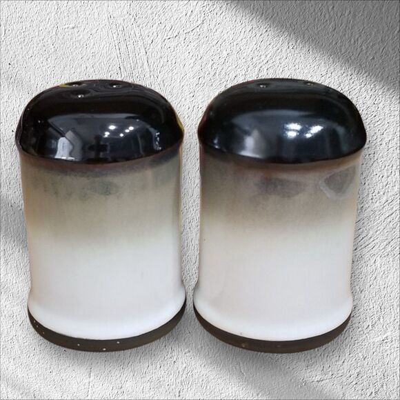 Vintage Sango Nova Black Salt and Pepper Shakers - Picture 6 of 16